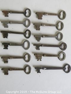 Collectable: Collection of twelve (12) Skeleton Keys