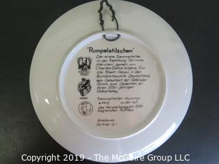 Housewares: Collectable: Set of (4) Collector Wall Plates