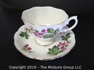 Housewares: Collectible Tea Cup and Saucer: Royal Albert English Bone China