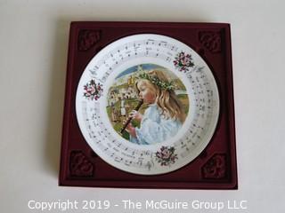 Collectable: 1985 Royal Doulton Christmas Plate in Original Packaging 