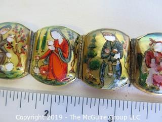 Collectable: Jewelry: Vintage bracelet in wooden box. Pinted images. Some paint loss.