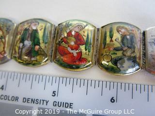 Collectable: Jewelry: Vintage bracelet in wooden box. Pinted images. Some paint loss.