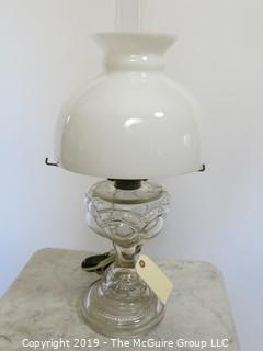 Collectibles: Kerosene lamp: Electrified: Smooth curved pressed Glass shade