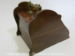 Collectible: Antique: Shoe shine: Vintage Shoe Shine Kit; 13 1/2 x 14 x 19"