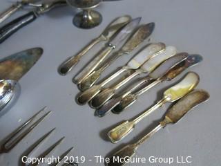 Collectibles: Household: Kitchen: Assorted Patterns of Silver Plated Flatware Accessories