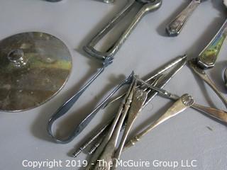 Collectibles: Household: Kitchen: Assorted Patterns of Silver Plated Flatware Accessories