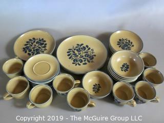 Collectible: Household: Ceramics: 31 pieces of Pfaltzcraft Ceramic Dinnerware 