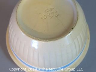 Collectible: Crockery: 9 1/4" diameter vintage mixing bowl
Updated: 11/5/19 - Note the cracks, display only. (Description Altered Nov 7 at 8:15am)