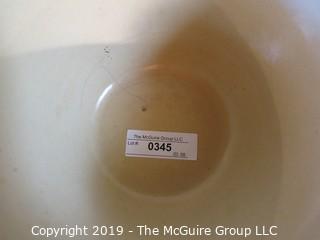 Collectible: Crockery: 9 1/4" diameter vintage mixing bowl
Updated: 11/5/19 - Note the cracks, display only. (Description Altered Nov 7 at 8:15am)