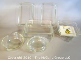 Household: Kitchen: Collection of clear Pyrex