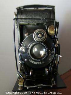 Collectible: Antique: Cameras: Eastman Kodak "Compur" Voigtlander with leather case