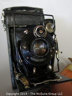 Collectible: Antique: Cameras: Eastman Kodak "Compur" Voigtlander with leather case