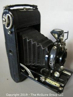 Collectible: Antique: Cameras: Eastman Kodak "Compur" Voigtlander with leather case