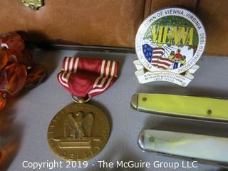 Collectibles: (WYSIWYG) Collection including assorted Men's Pocket Knives, necklaces, military medal (does not include box)