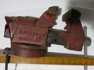 Tools: HEAVY: Large Bench Vise - Columbia D45 - Cleveland OH