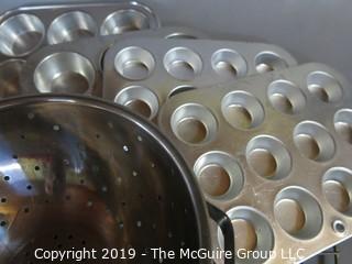 Kitchen: Metal ware: bowls and trays