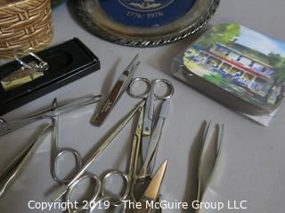 WYSIWYG: Decorative trays and scissor assortment