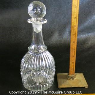 Glass: NAPG: Embossed curves: Decanter w/stopper