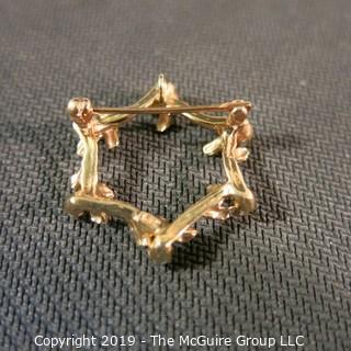 Jewelry: Mid-20th C. 14K Yellow gold, 6-pointed star brooch, 20 x 26 mm, with 6 vibrant blue green opals; 5 grams total weight; (TMG 775)