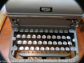 Royal Desk typewriter 