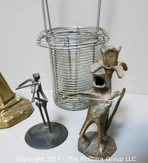 Collection including brass bookends, metal fiddler and violinist