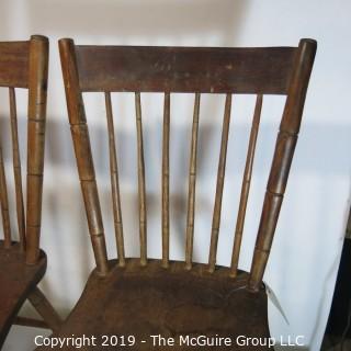 Furniture: Vintage: Antique: (2) Wooden Side Chairs: (note 1 spindle is broken)