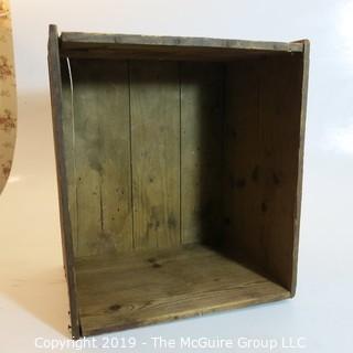 Collectible: Advertising: Wooden Box: Ballantine Whiskey (condition issues)