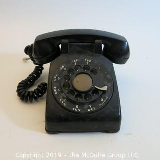 Collectible: (5) Telephones 