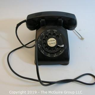 Collectible: (5) Telephones 