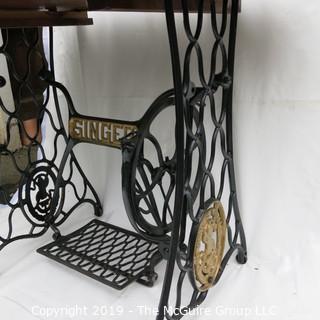 Furniture: Vintage: Antique: work table desk w/drawer from pedal SINGER sewing machine base