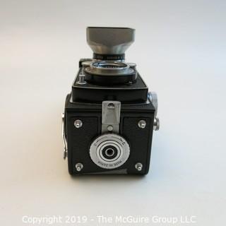 Collectible: Photography: VTG: Yashica YashicaMat 120 film camera w/ attachments 