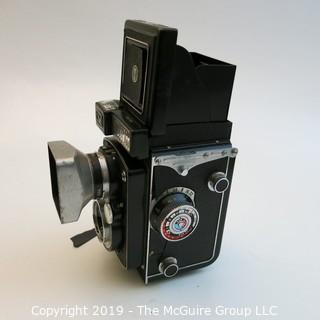 Collectible: Photography: VTG: Yashica YashicaMat 120 film camera w/ attachments 