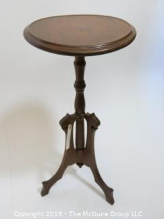 Furniture: Vintage: Antique: Small Round Three footed Tea Table 18D x 30"T