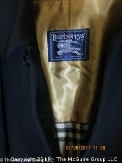 Burberrys' Men's Dress Coat; Navy (size 40R) ; with zip out lining 