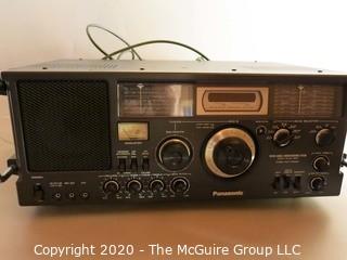 Panasonic Premix Double Superheterodyne System Shortwave Radio Receiver; powers up 