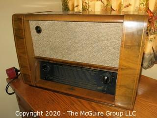 Siemens Spitzen-Super 51 Tube Cabinet Top Radio SH 906 W; 13" x 27" x 18 1/2" tall; European Plug; untested