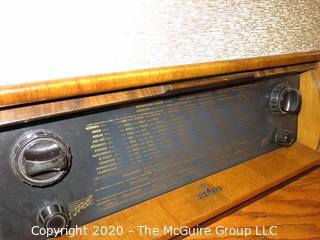 Siemens Spitzen-Super 51 Tube Cabinet Top Radio SH 906 W; 13" x 27" x 18 1/2" tall; European Plug; untested