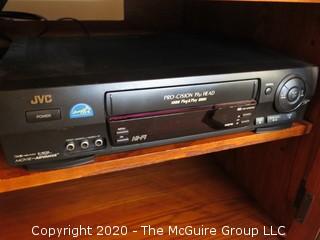 Toshiba DVD Video Player; powers on 