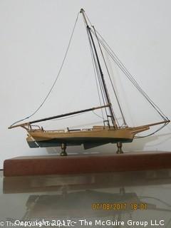 Model Yacht; 12"T