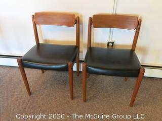 Danish Mid Century MCM Dining Table (35" x 55" x 28 3/4" tall) and Set of 6 Matching Chairs (29 3/4" tall x 20" wide at front and 17" high at seat); (Note: 1 chair has a leg in need of reattachment)  