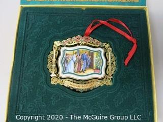 2011 White House Official Holiday Ornament - in box