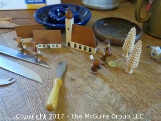 Collection including Hall bowl, toaster, electric kettle, napkin folding pamphlet,  serving knives and table lamp 