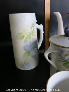 Mixed Group of Porcelain Items A