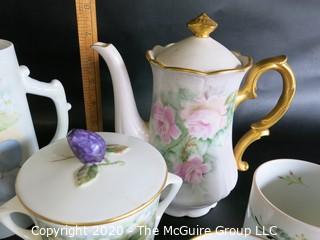 Mixed Group of Porcelain Items A