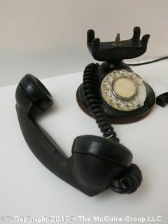 Vintage Western Electric Bakelite Rotary Dial Desk Top Phone (shoulder rest included, but missing a clamp)