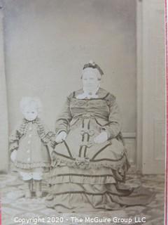 Cartes-de-Visite CDV Antique Cabinet Photo Card - Mother and Child
Post Mortem, Stand Visible