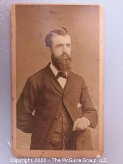 Cartes-de-Visite CDV Antique Cabinet Photo Card - Man -
Photographer J. Beerwald Art Studio, Wilmington Delaware