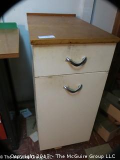 Metal cabinet; 15 1/2W x 25D x 36 1/2T 