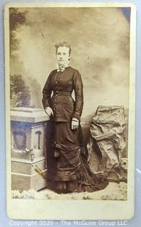 Cartes-de-Visite CDV Antique Cabinet Photo Card - Woman, Photographer GC Urlin, Columbus, Ohio.