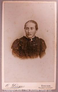 Cartes-de-Visite CDV Antique Cabinet Photo Card - Woman, Photographer O Doege, Speyer, Heydenreichstr.